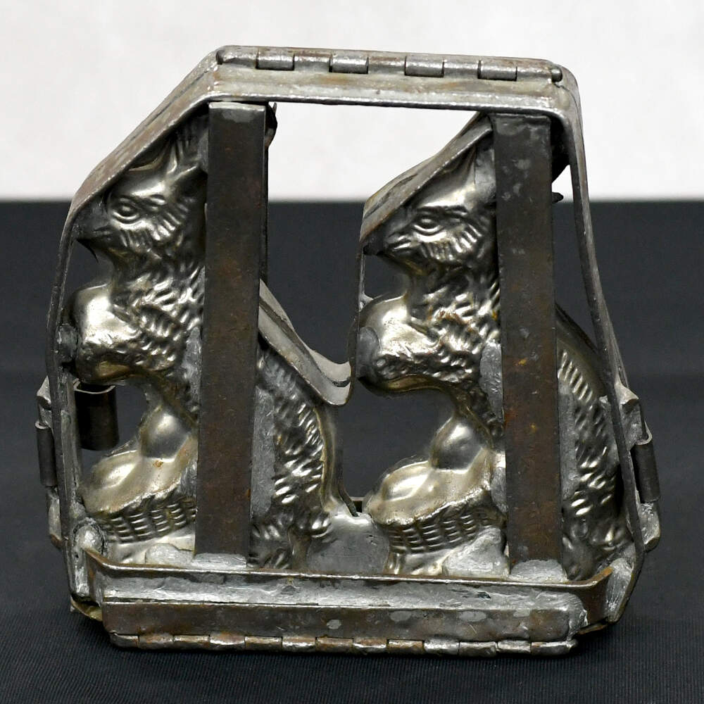 Folding Three-Dimensional Spring Bunny Chocolate Mold-1