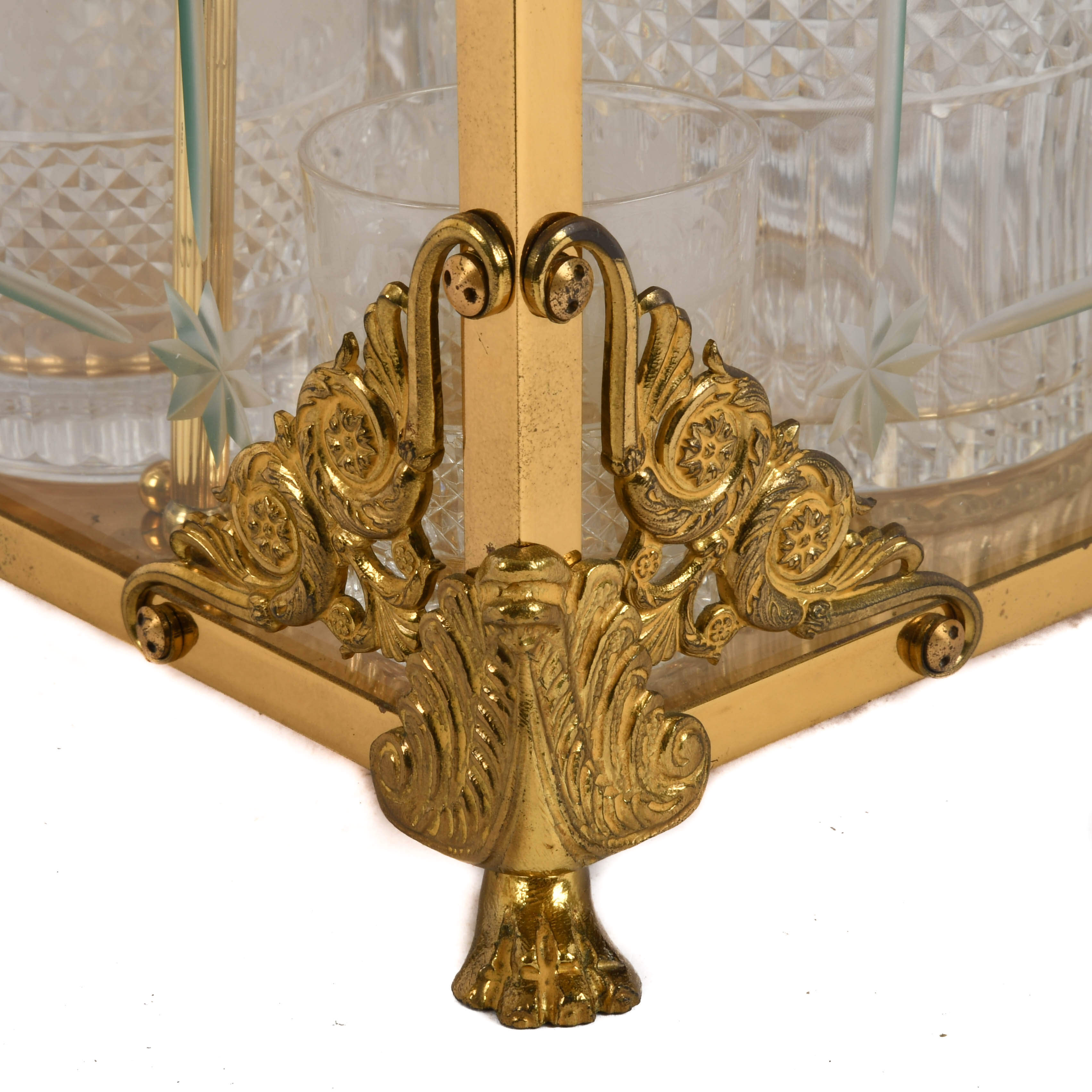 Liquor Cabinet Glasses and Decanters-4
