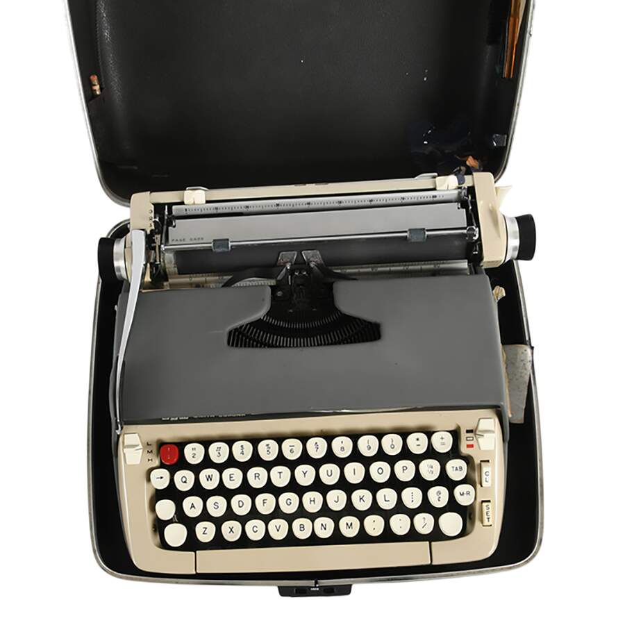 Portable Smith Corona Galaxie Typewriter with Case-8