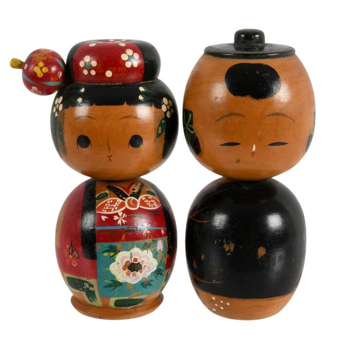 Four-Piece Japanese Memorabilia: Kokeshi Dolls, Tea and Sake Cups-2