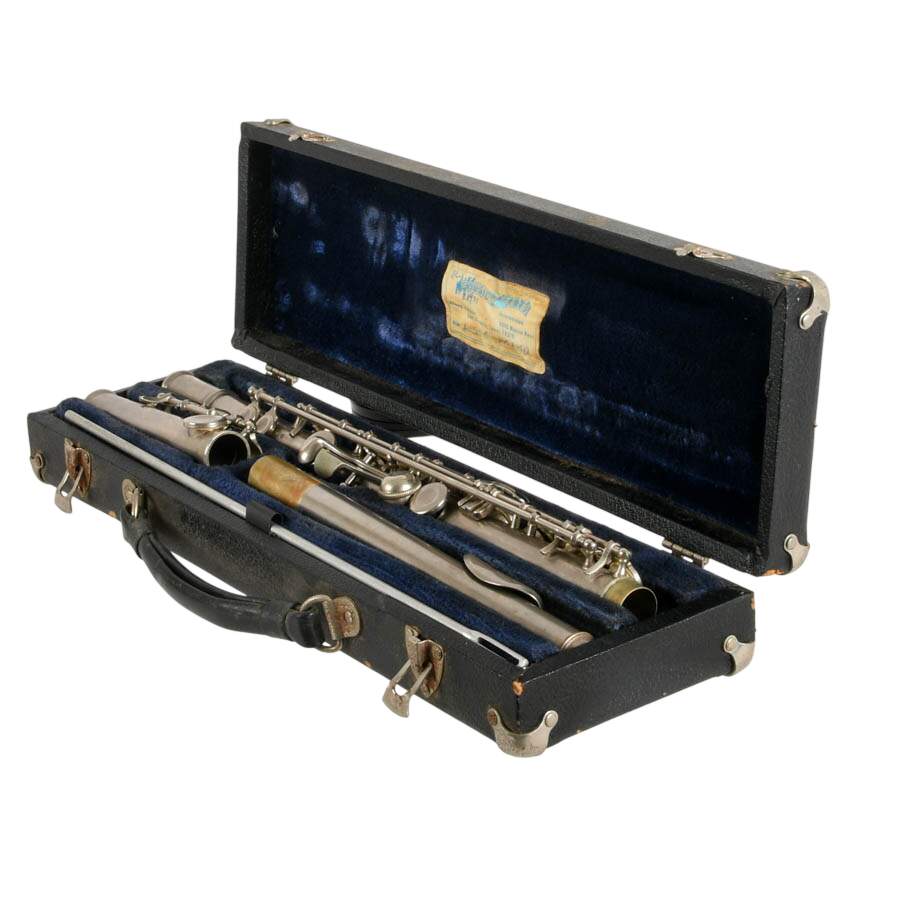W.T. Armstrong Student Flute Model 104 with Case-3