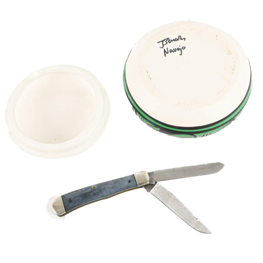 Native Buck Pocket Knife and Display Pot-7