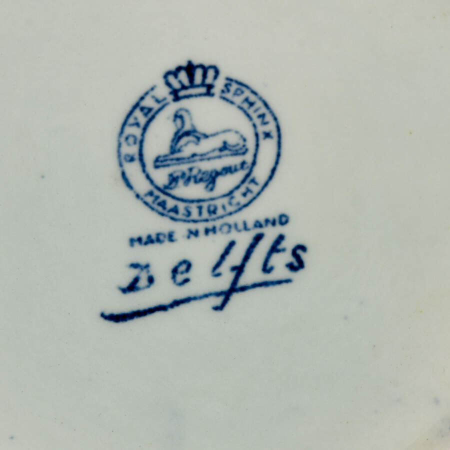Royal Sphinx Delft Baluster Vase-7