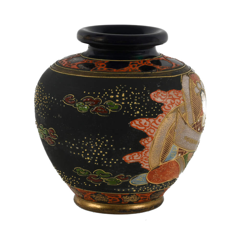 Antique Japanese Satsuma Portrait Vase-4