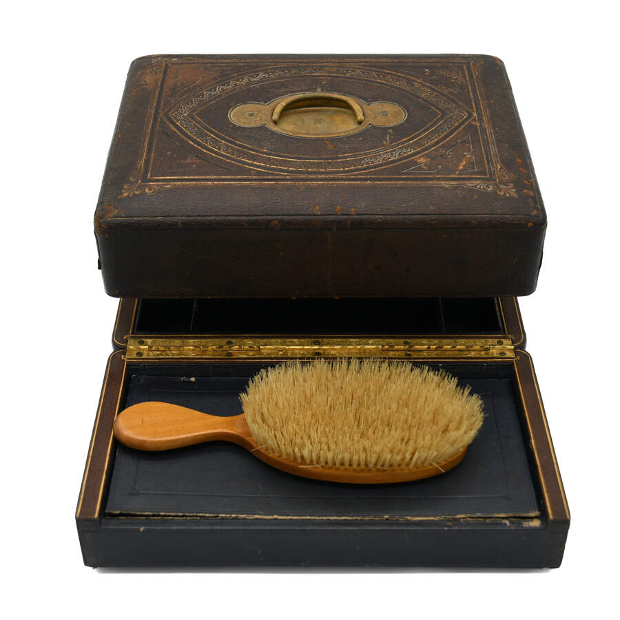 Antique 19th-Century Wooden Vanity Set-6