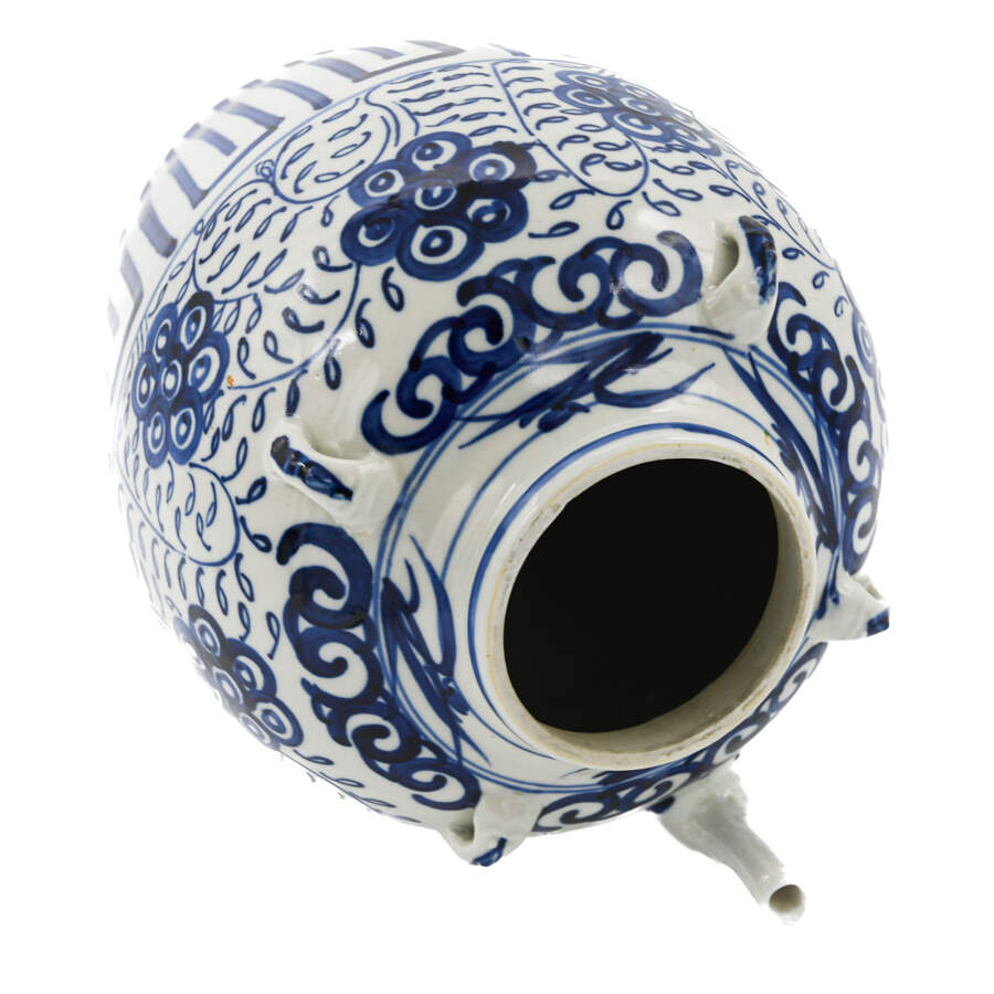Blue and White Chinese Porcelain Pot-4