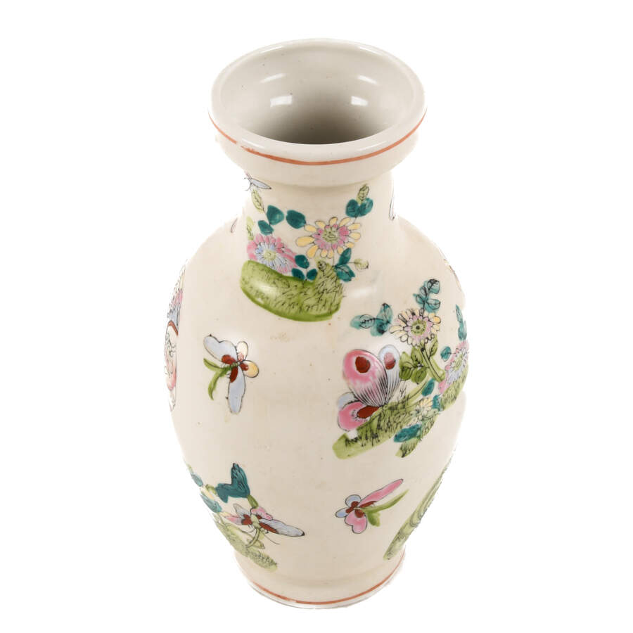 Chinese Butterfly Garden Decorated Vase-5