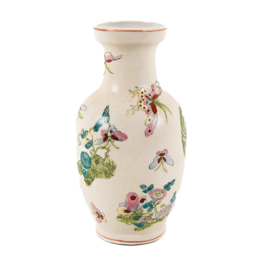 Chinese Butterfly Garden Decorated Vase-3