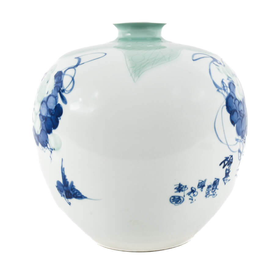 Chinese Blue and White Vase-4