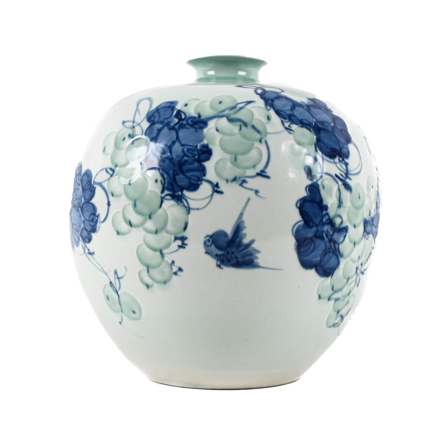 Chinese Blue and White Vase-2