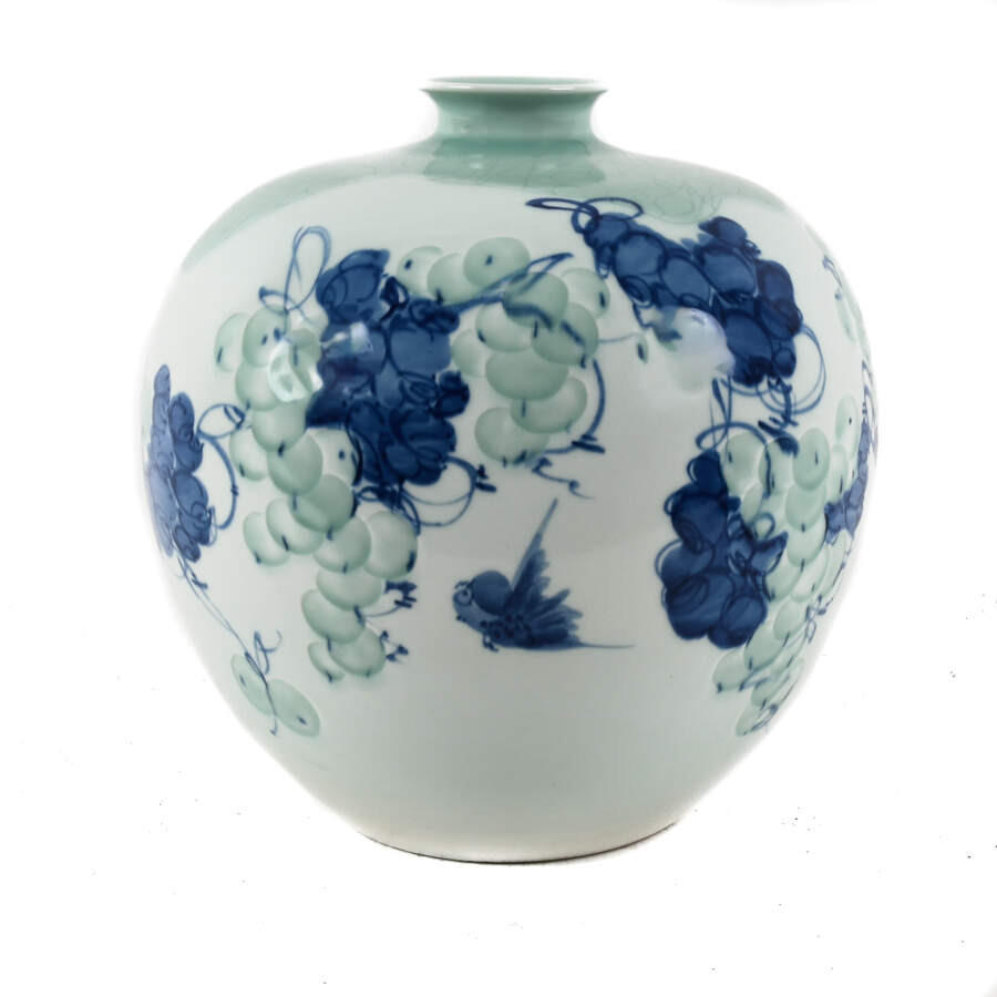 Chinese Blue and White Vase-1