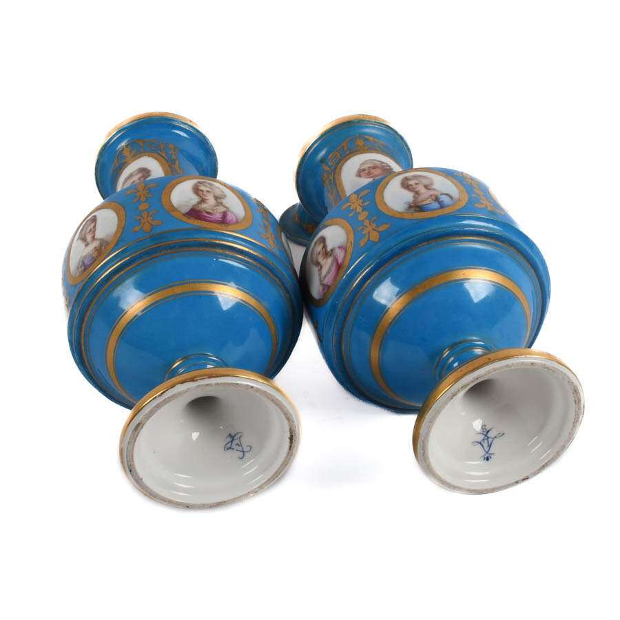 Pair of French Sèvres Lidded Blue and Gilt Portrait Vases-9