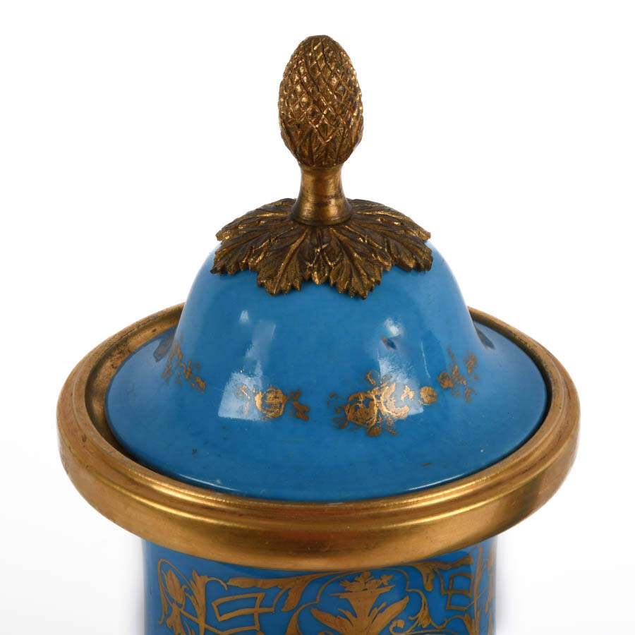 Pair of French Sèvres Lidded Blue and Gilt Portrait Vases-4