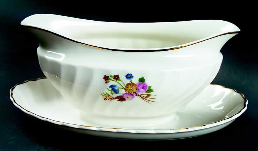 ABE16  Gravy Boat with Attached Underplate by Aberdeen-1