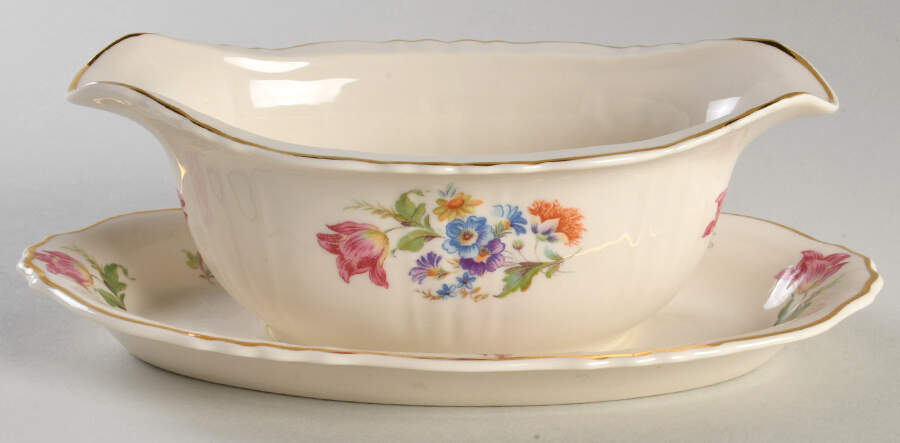 ABE3 Gravy Boat with Attached Underplate by Aberdeen-1