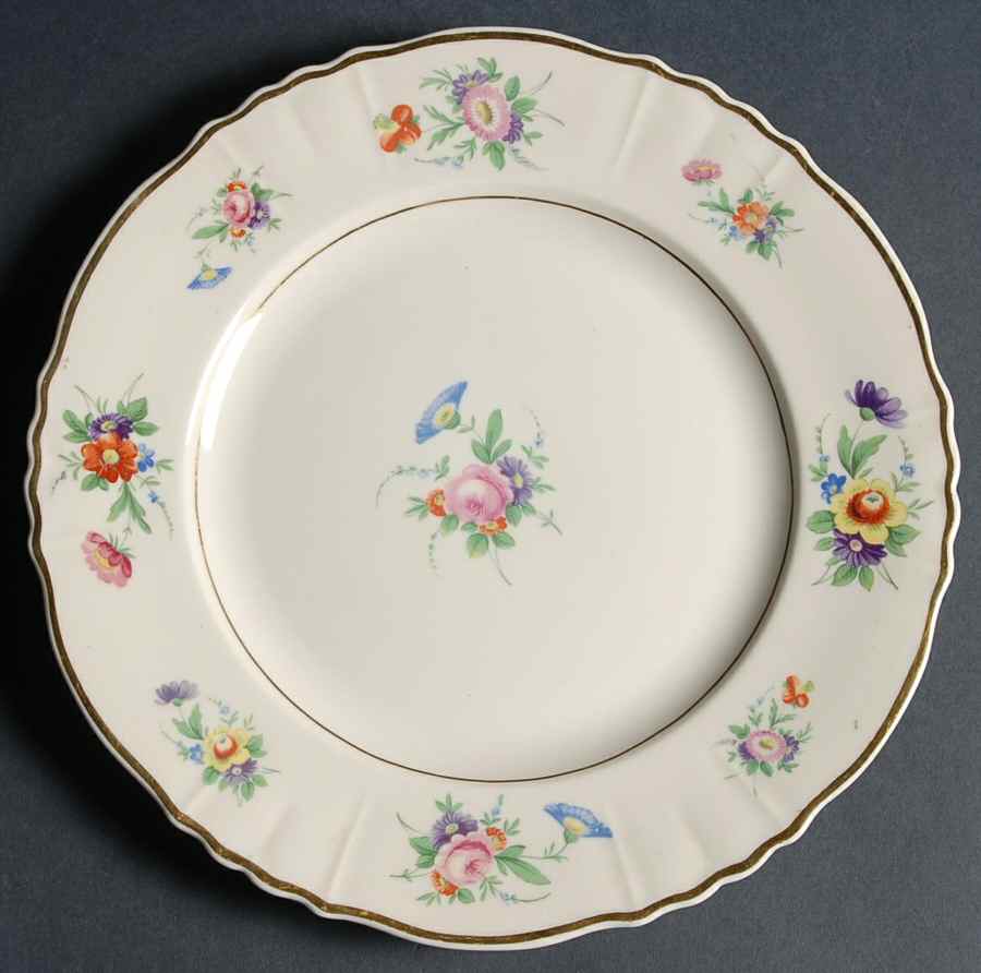 Selma (Scalloped) Dinner Plate by Aberdeen-1