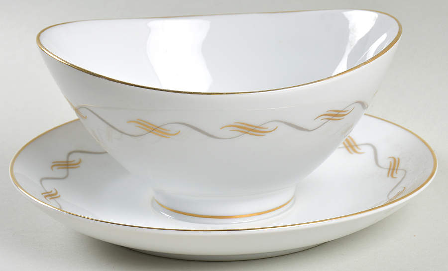 Tradition Gravy Boat with Attached Underplate by ACI-1