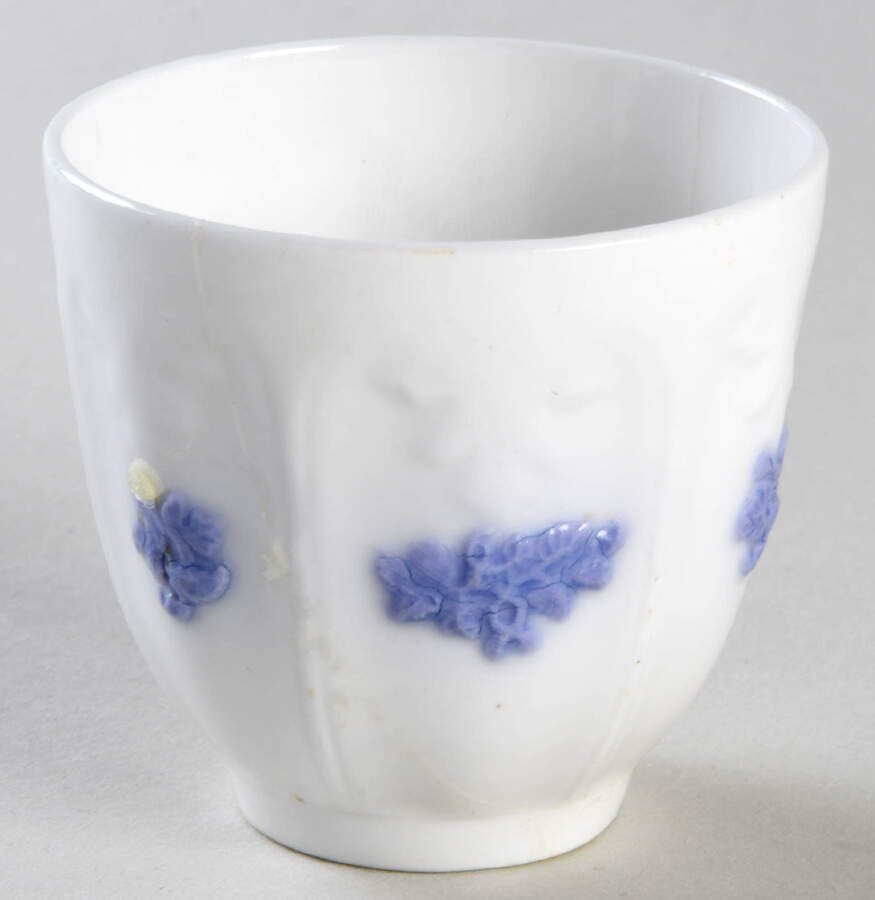 Chelsea (Smooth, Embossed) Single Egg Cup by Adderley-1