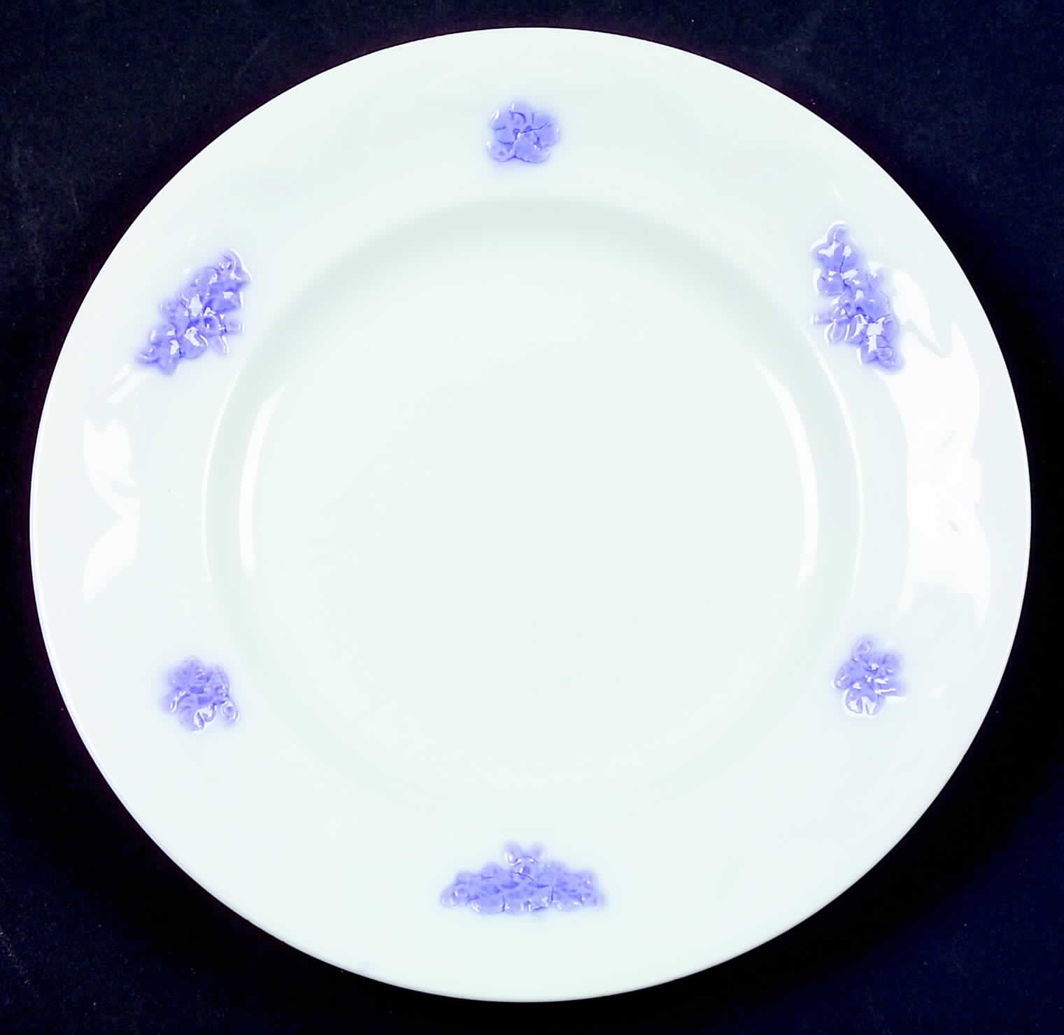 Chelsea (Smooth, Embossed) Dessert/Pie Plate by Adderley-1