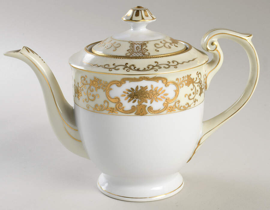 Majestic Teapot & Lid by Adline-1