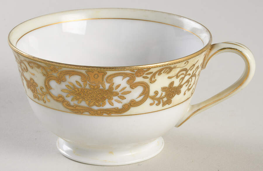 Majestic Footed Cup by Adline-1