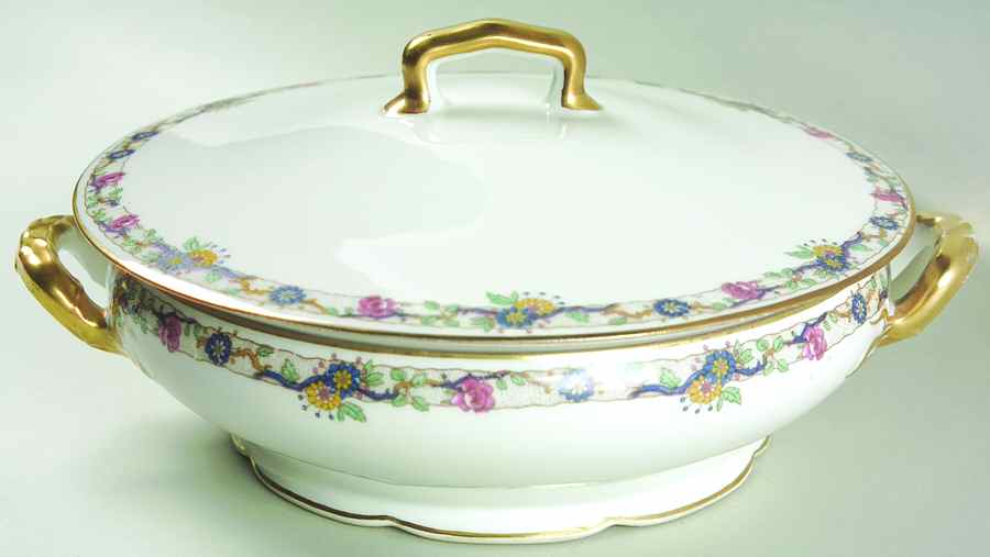 AHR1 Round Covered Vegetable by Charles Ahrenfeldt-1