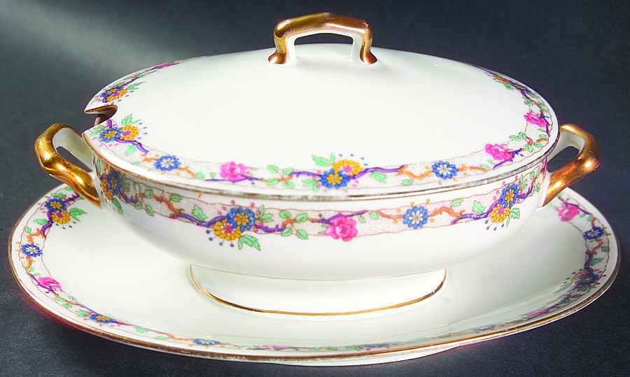 AHR1 Gravy Boat w/Attached Underplate & Lid by Charles Ahrenfeldt-1