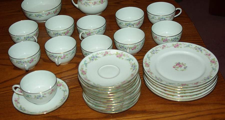 AHR120 Footed Cup & Saucer Set by Charles Ahrenfeldt-1