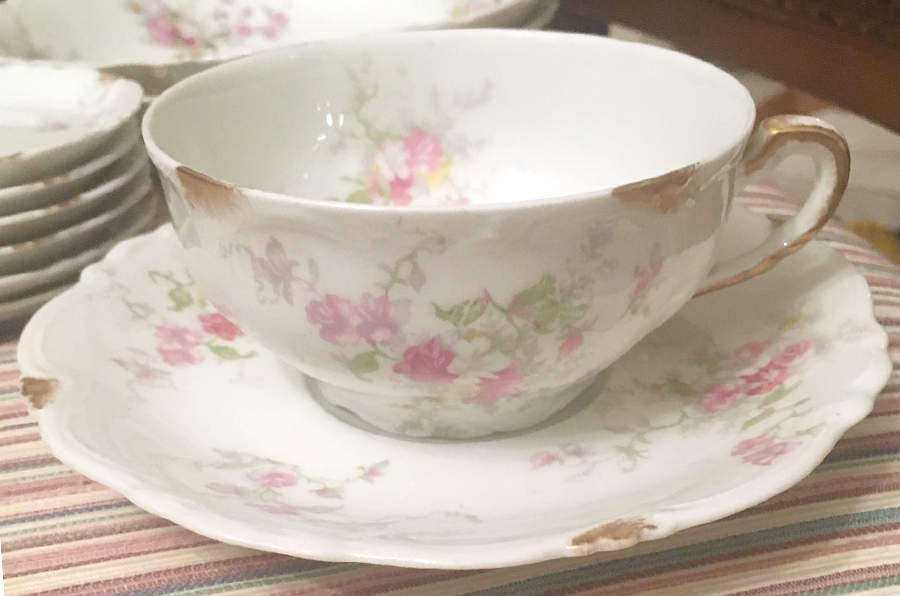 AHR149 Footed Cup & Saucer Set by Charles Ahrenfeldt-1