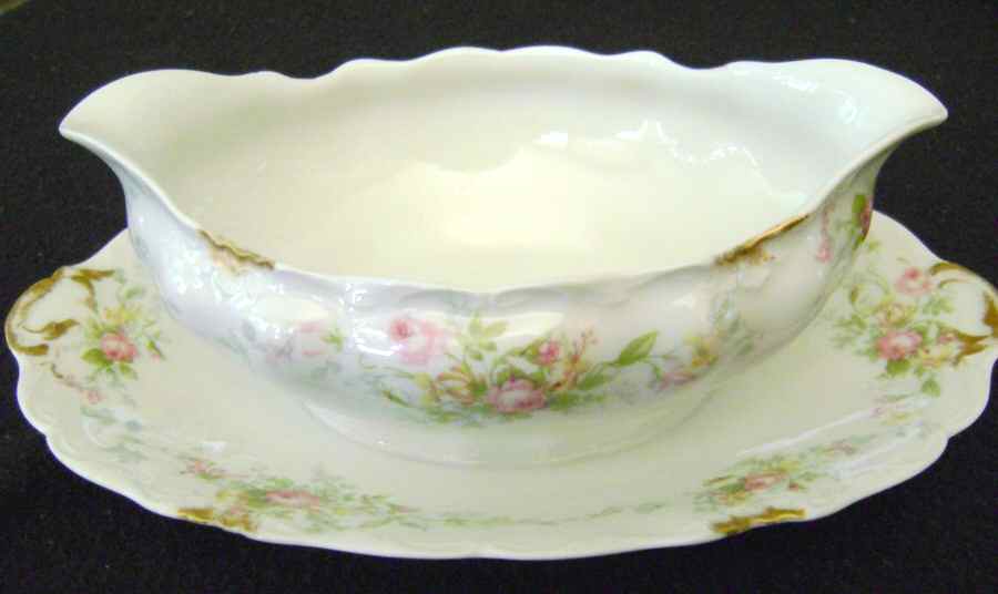 AHR171 Gravy Boat with Attached Underplate by Charles Ahrenfeldt-1