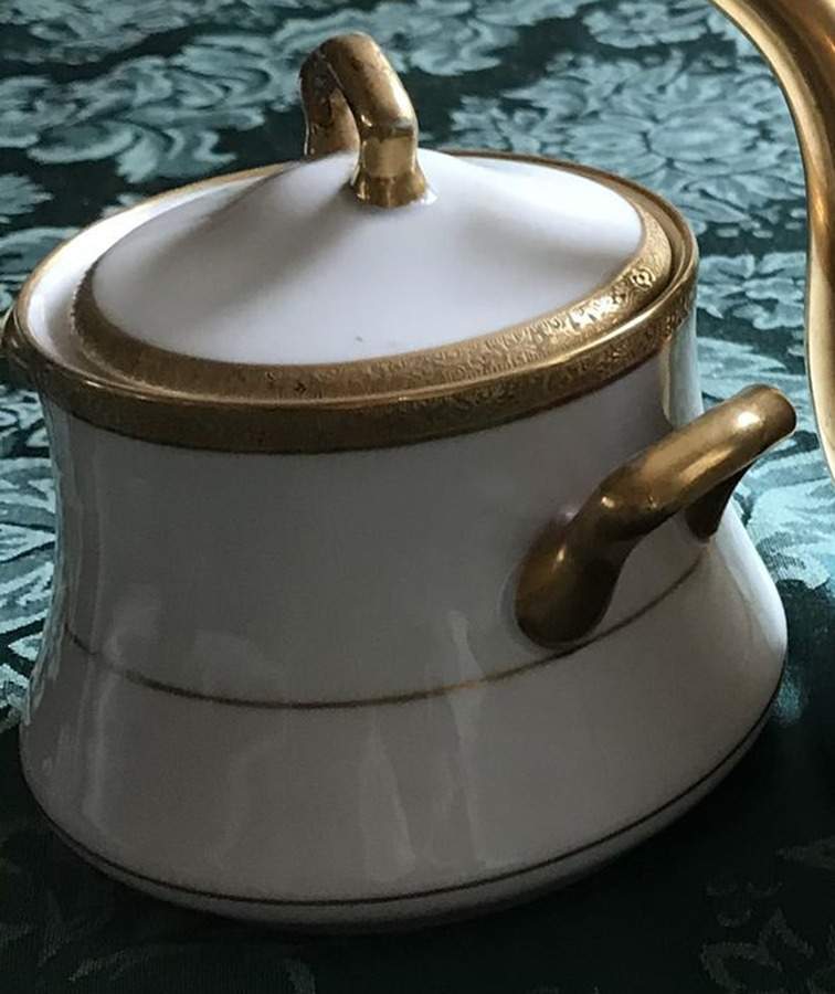 AHR201 Sugar Bowl & Lid by Charles Ahrenfeldt-1