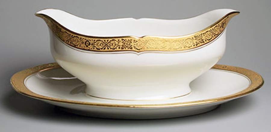 AHR204 Gravy Boat with Attached Underplate by Charles Ahrenfeldt-1