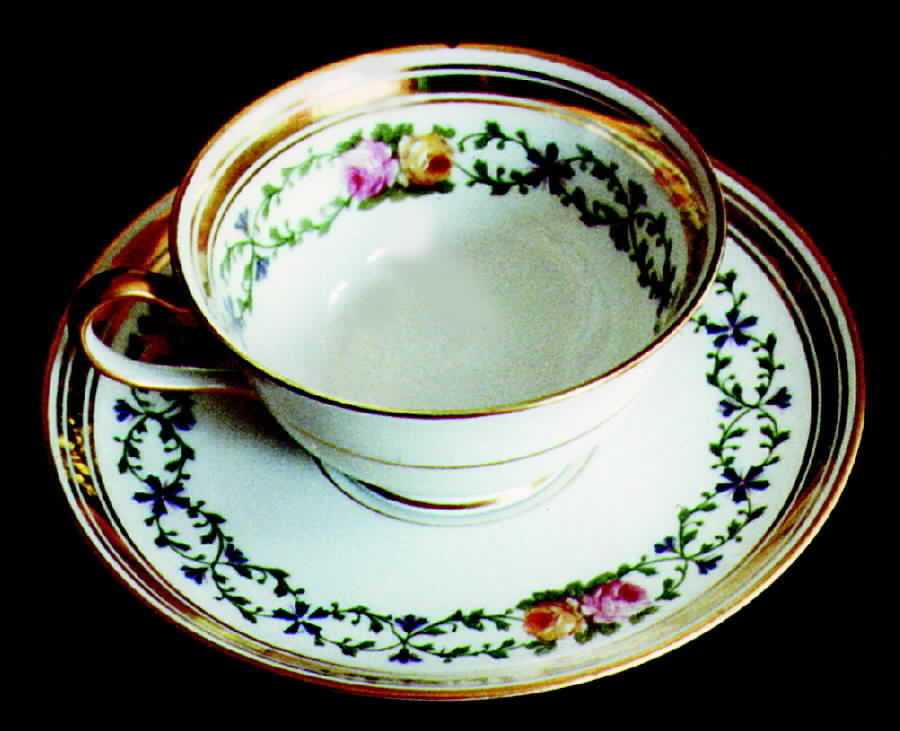 AHR206 Footed Cup & Saucer Set by Charles Ahrenfeldt-1