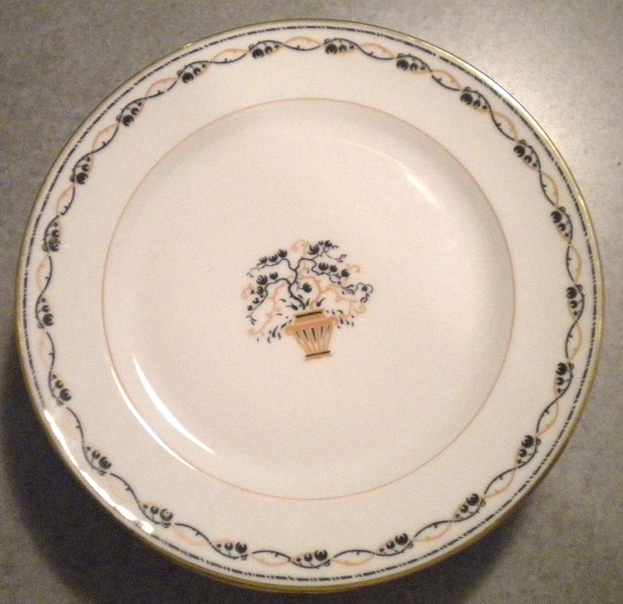 AHR213 Dinner Plate by Charles Ahrenfeldt-1