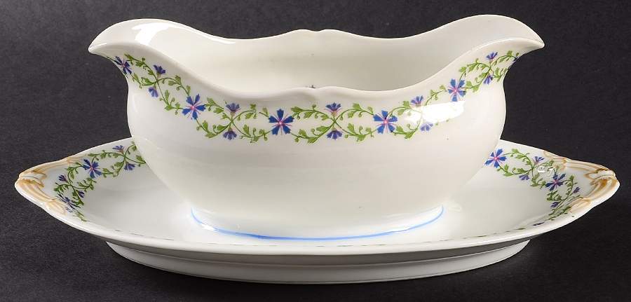 AHR227 Gravy Boat with Attached Underplate by Charles Ahrenfeldt-1