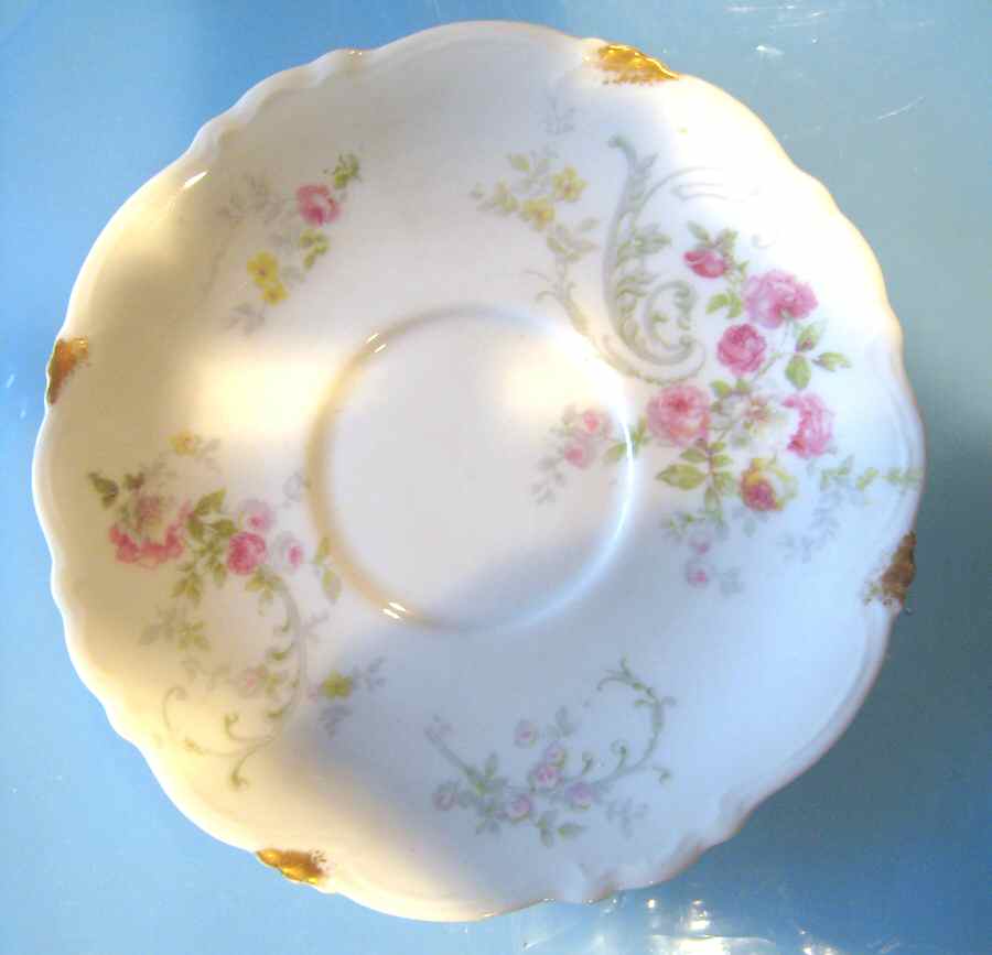 AHR228 Saucer by Charles Ahrenfeldt-1