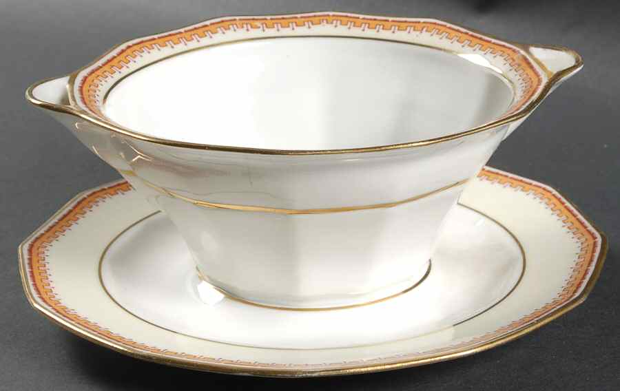 AHR46 Gravy Boat with Attached Underplate by Charles Ahrenfeldt-1