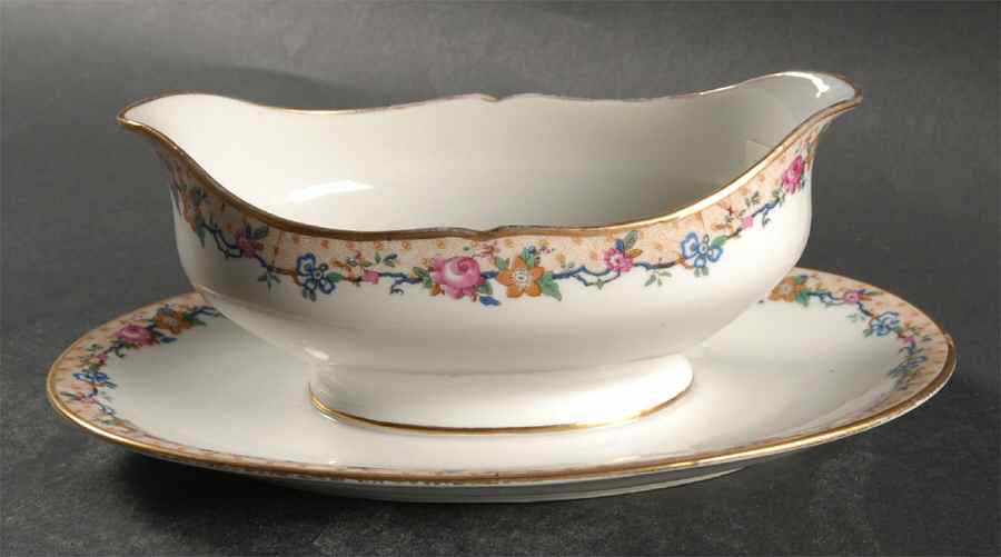 AHR5 Gravy Boat with Attached Underplate by Charles Ahrenfeldt-1