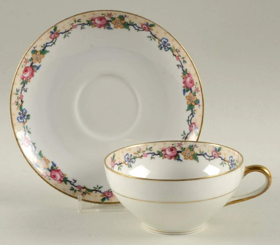 AHR5 Flat Cup & Saucer Set by Charles Ahrenfeldt-1