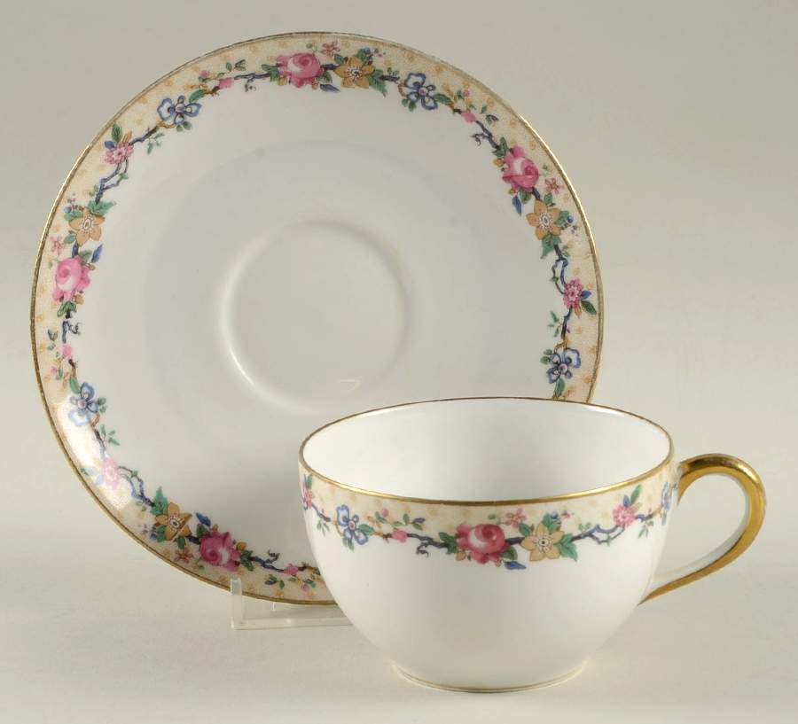 AHR5 Flat Cup & Saucer Set by Charles Ahrenfeldt-1