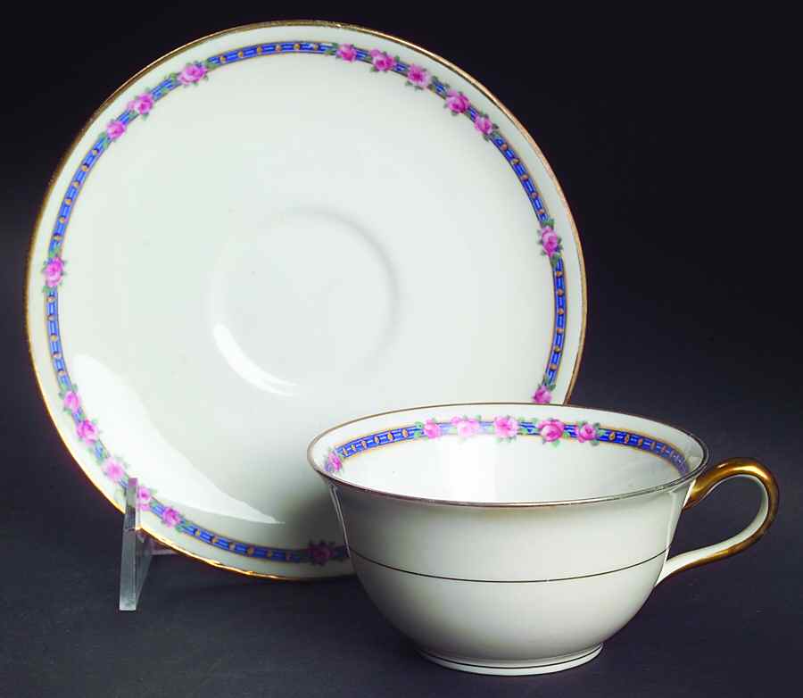 AHR6 Flat Cup & Saucer Set by Charles Ahrenfeldt-1