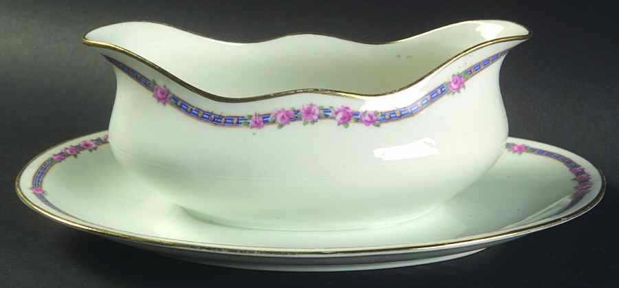 AHR6 Gravy Boat with Attached Underplate by Charles Ahrenfeldt-1