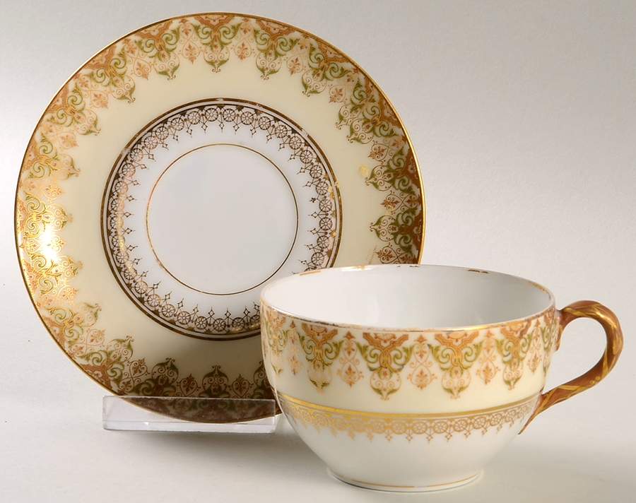 AHR92 Flat Cup & Saucer Set by Charles Ahrenfeldt-1