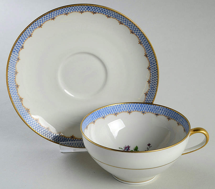 AHR93 Flat Cup & Saucer Set by Charles Ahrenfeldt-1