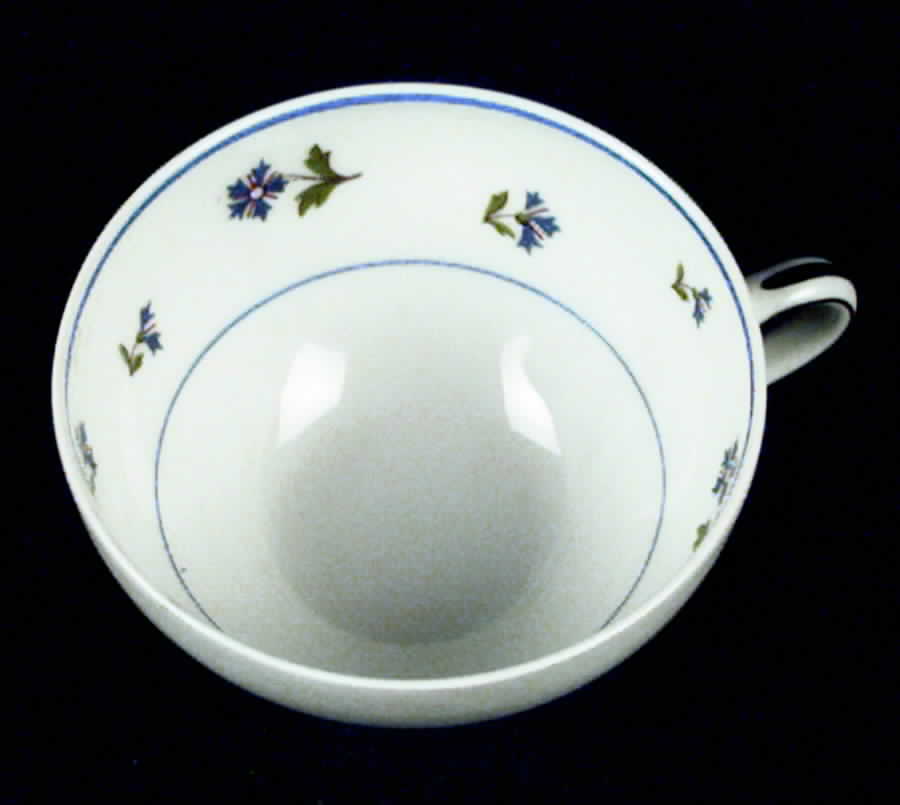 Barbeaux Flat Cup by Charles Ahrenfeldt-1