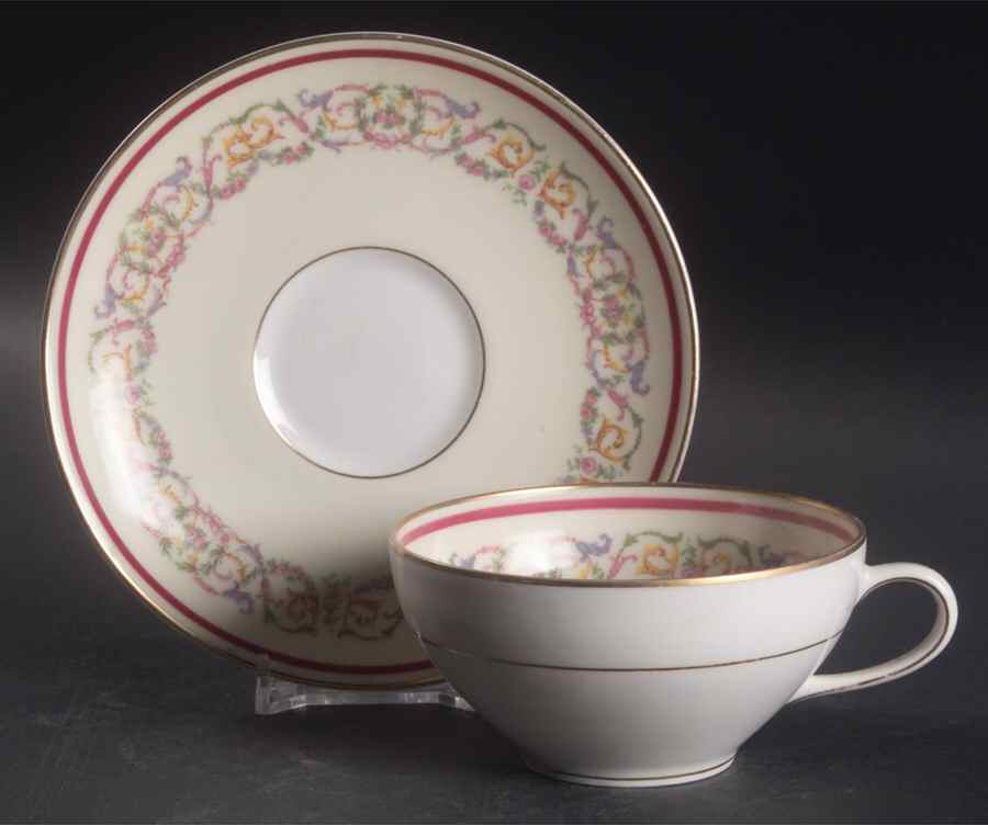 Belfort Flat Cup & Saucer Set by Charles Ahrenfeldt-1