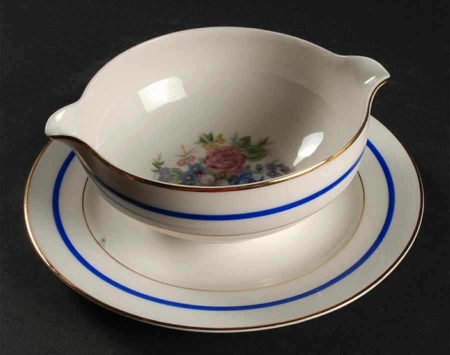 Calais Gravy Boat with Attached Underplate by Charles Ahrenfeldt-1