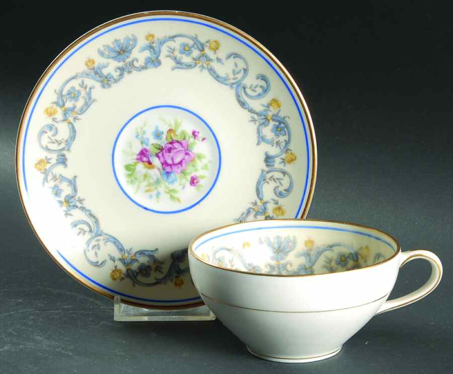 Suzanne Flat Cup & Saucer Set by Charles Ahrenfeldt-1