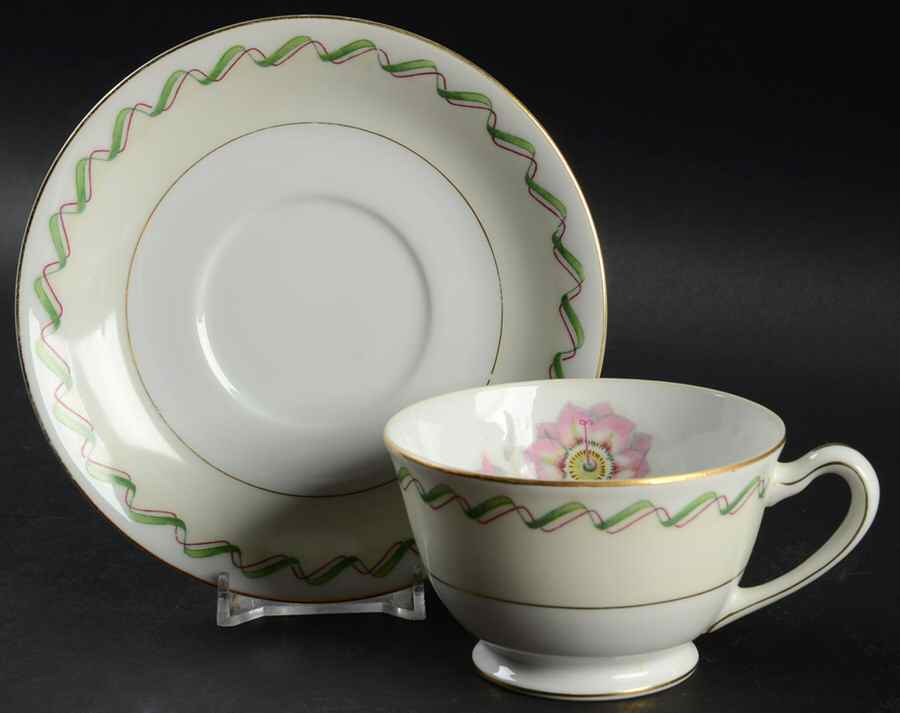 AIC11 Footed Cup & Saucer Set by Aichi-1