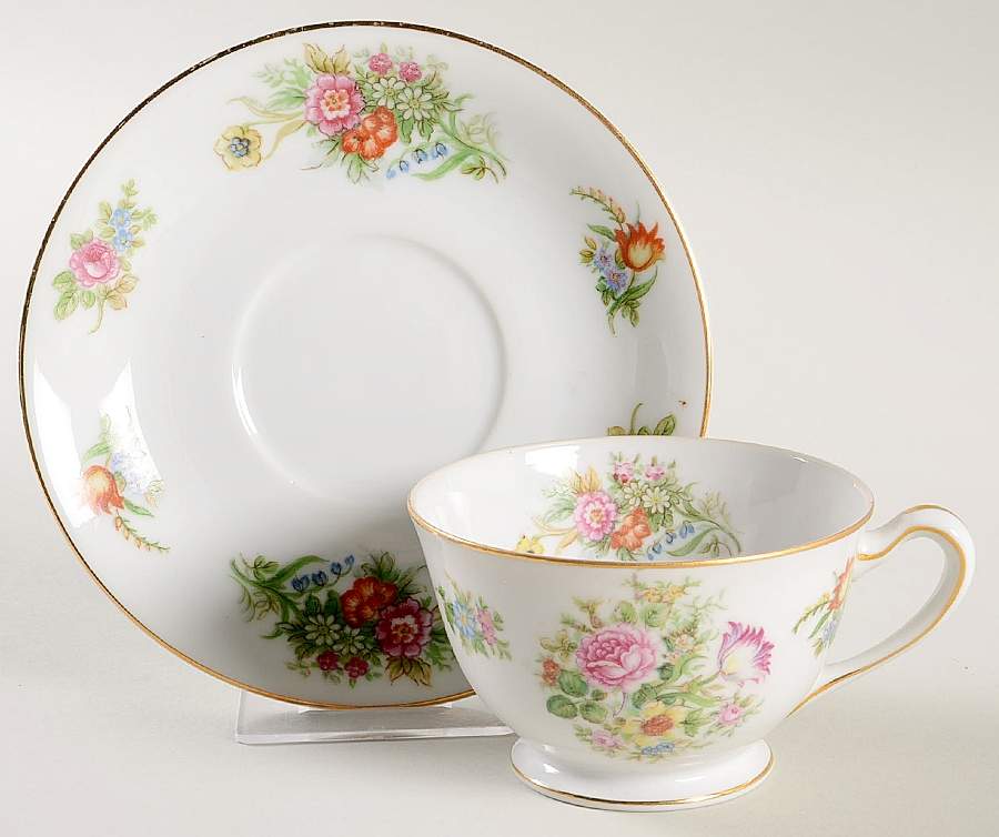 AIC2 Footed Cup & Saucer Set by Aichi-1